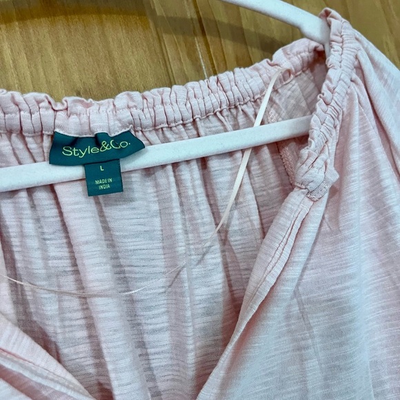 Women's Pink V-Neck Top NWT - Picture 2 of 7